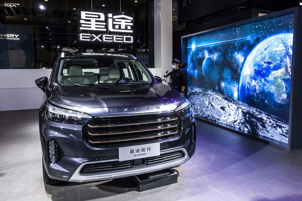 SUV 命名为 '泰坦'：彰显实力与承诺