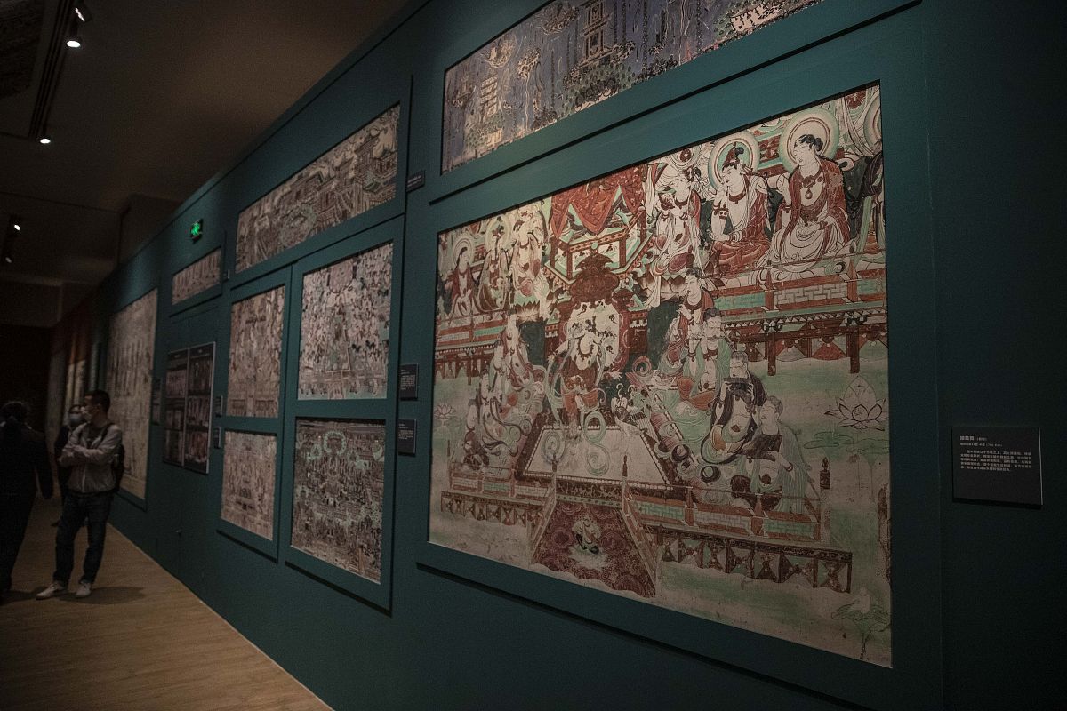 敦煌档案数字化服务 - 保护与传承敦煌文化