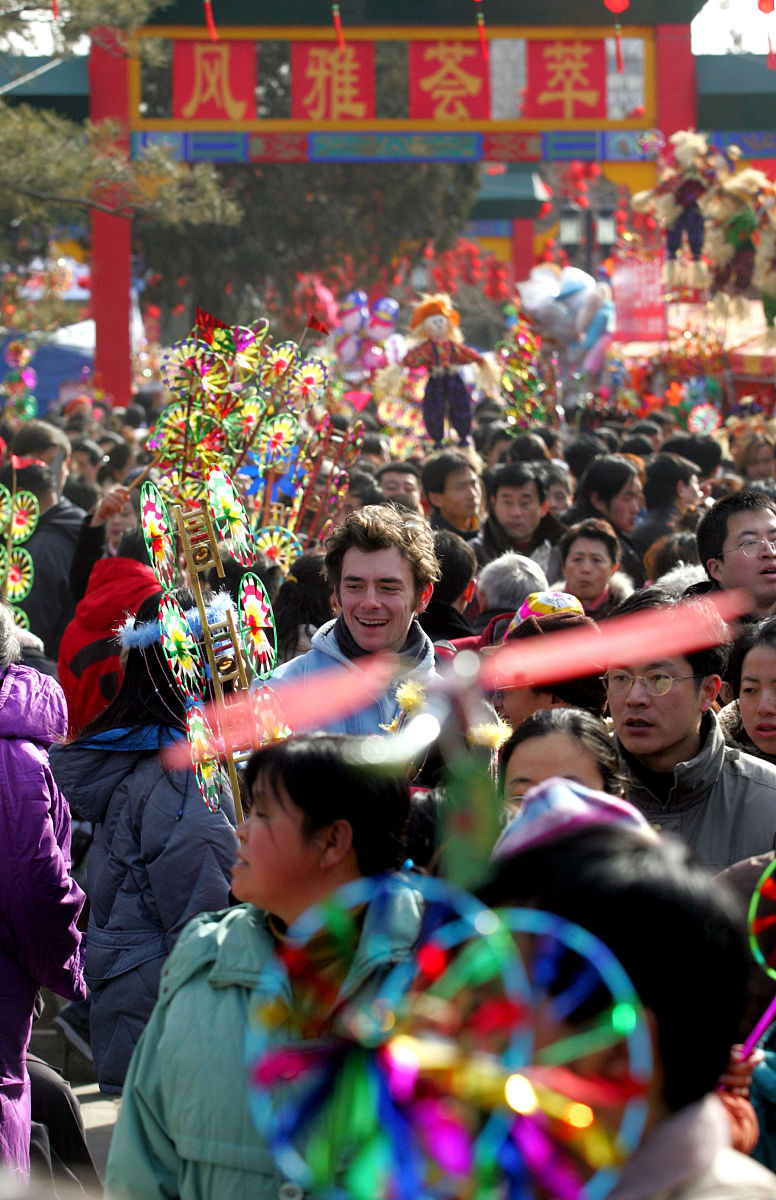 云南过春节的民风民俗，