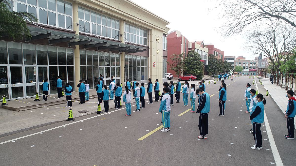 2020年5月8日早晨,山东省荣成市石岛管理区石岛实验中学,毕业班中学生