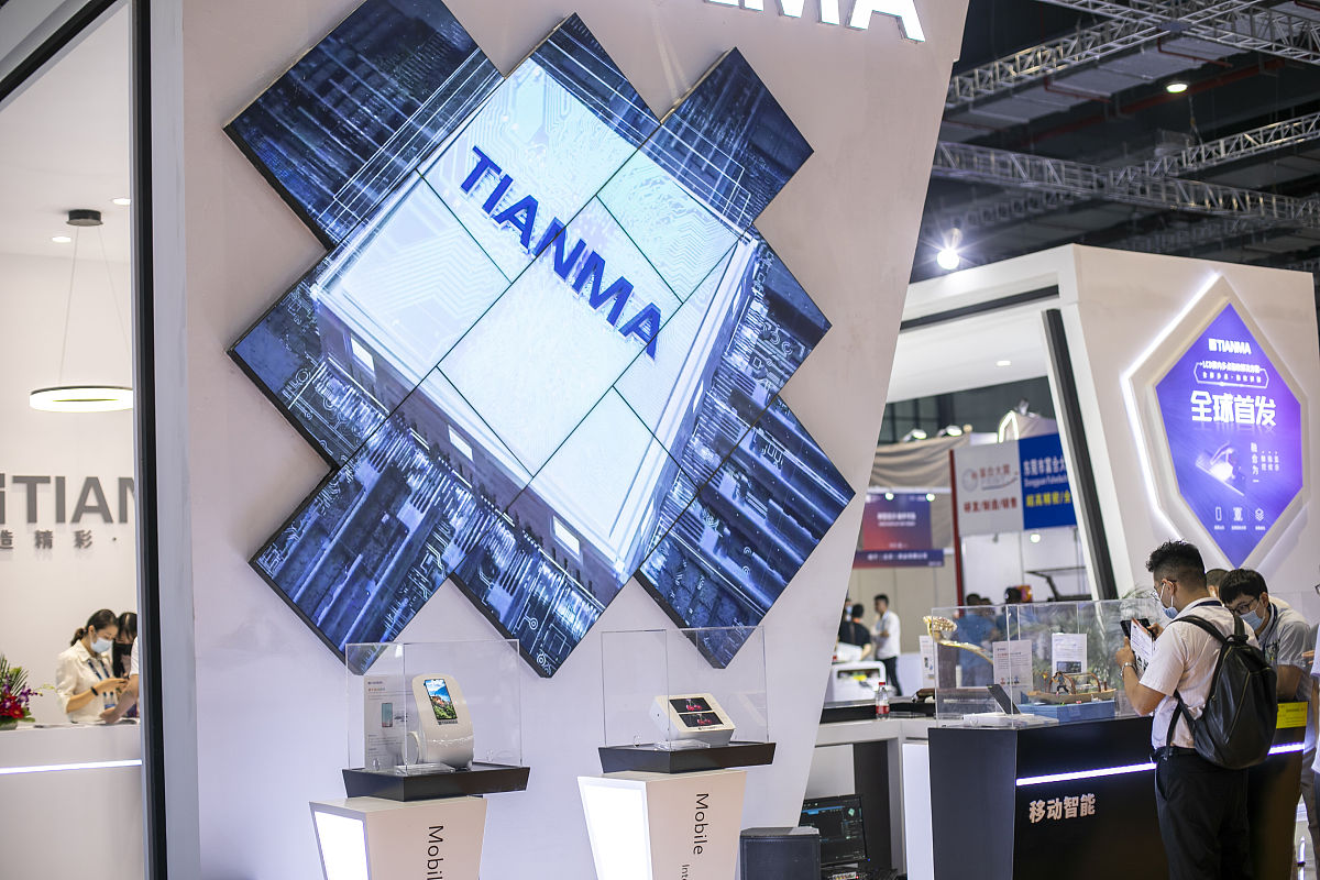 软装饰材料在室内环境艺术设计中的应用研究综述