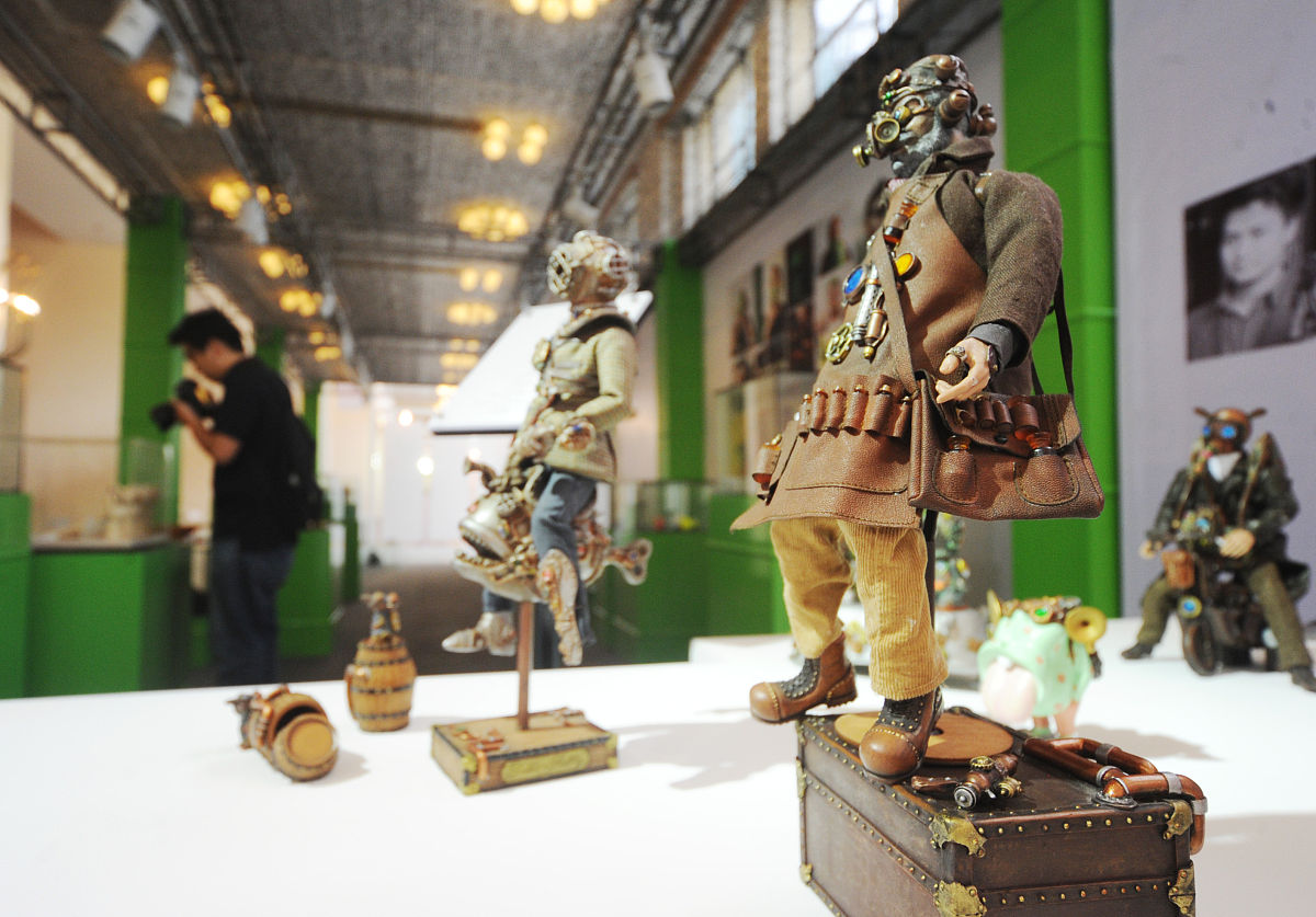 莫高窟中式赛博朋克雕塑创作：融合文化与科技的艺术探索