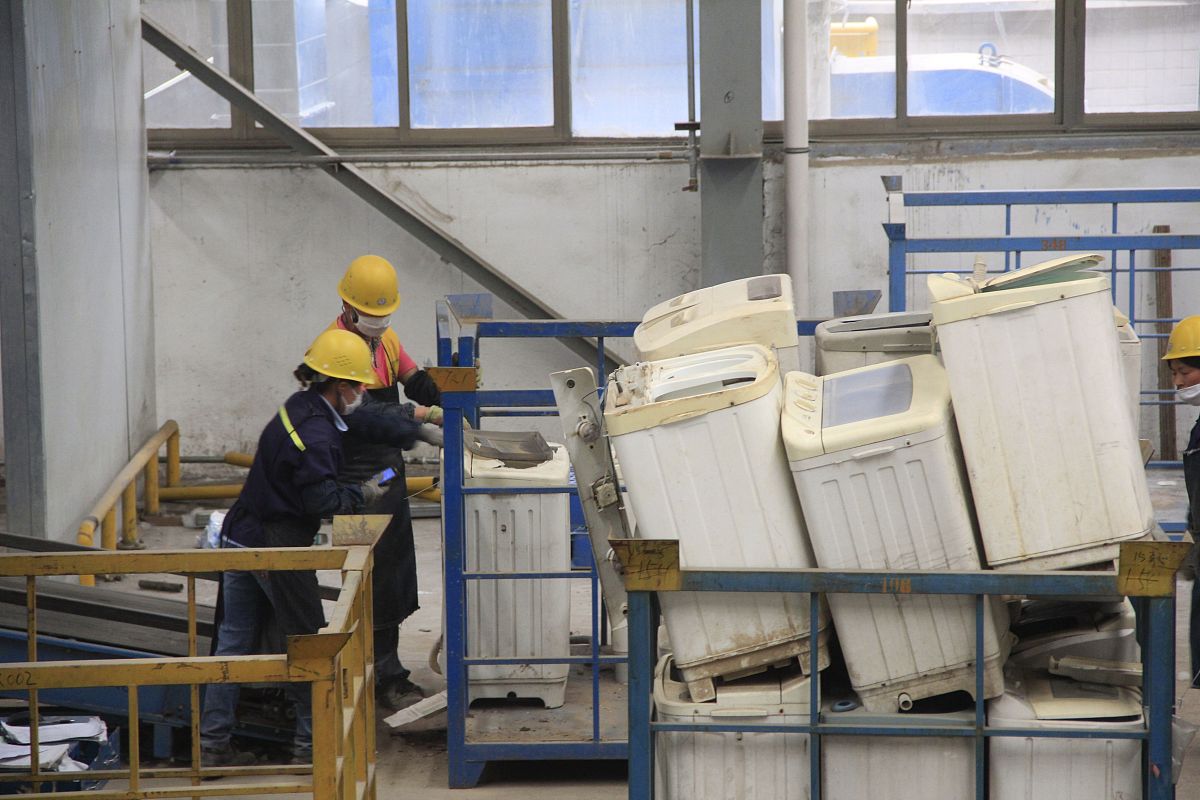 写一篇不少于500词的建造冷库的冷库板该如何选择的文章