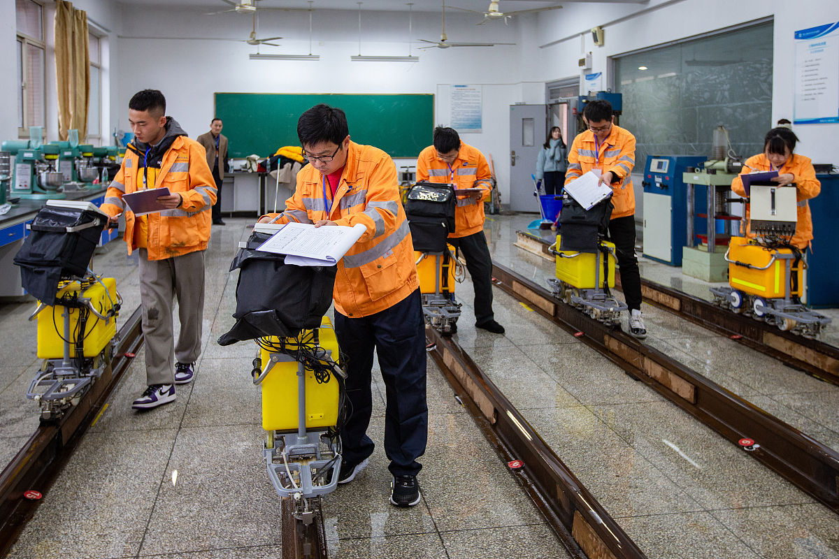 抓住时代机遇成都学习专业铁路技术