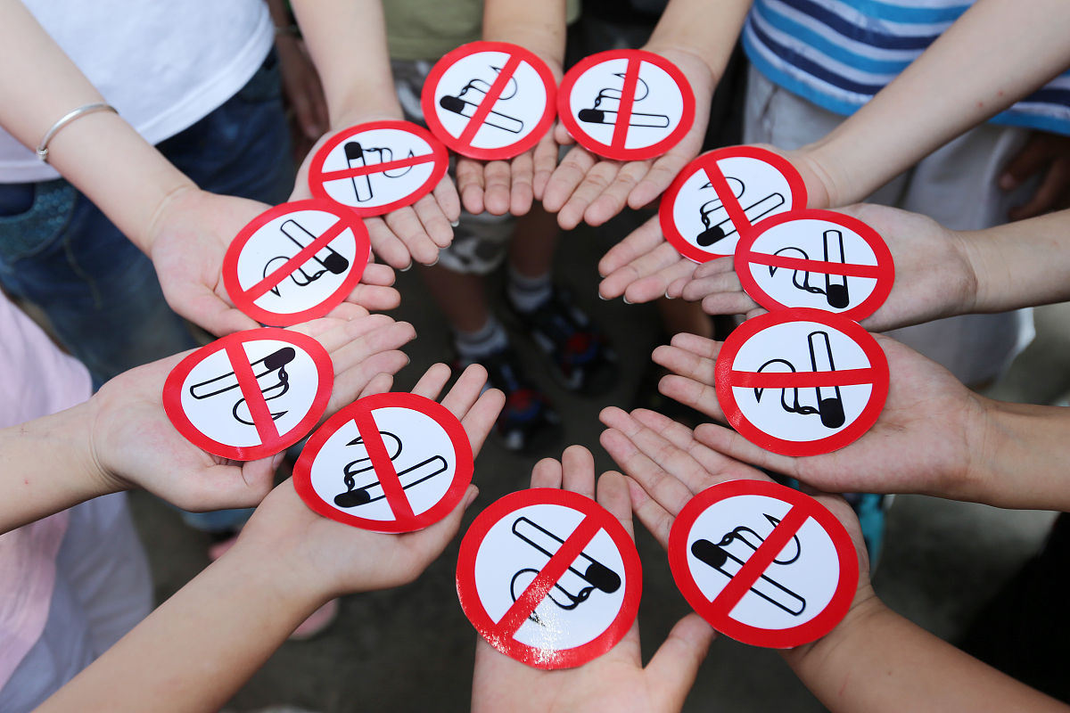 递烟礼仪：如何礼貌地递烟？