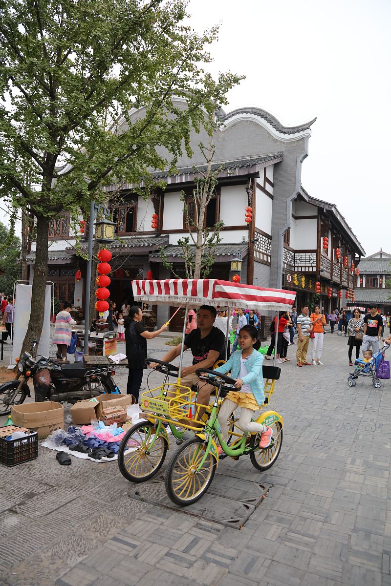 旅游攻略：景点介绍、行程规划、美食推荐、交通住宿全攻略