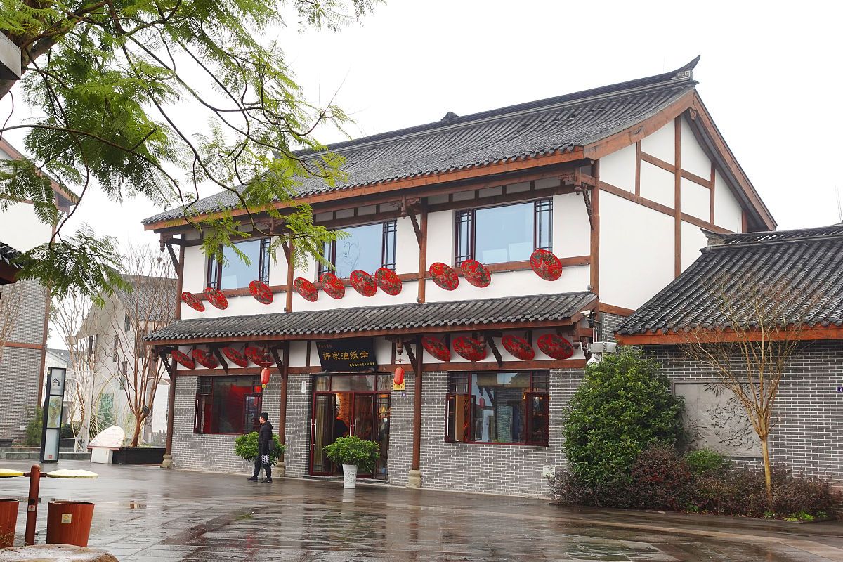 云南大学旅游文化师范学院招生办联系电话