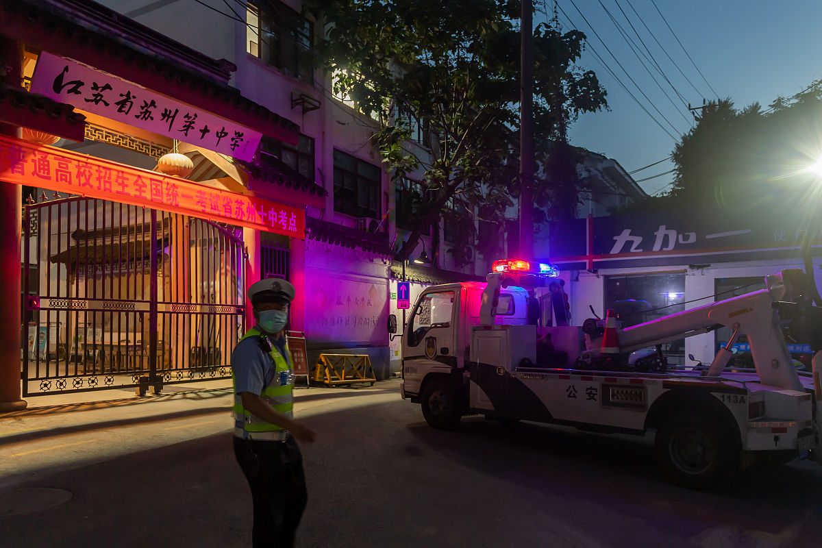 天门交警夏季行动：严查重点车辆和违法行为，守护安全出行