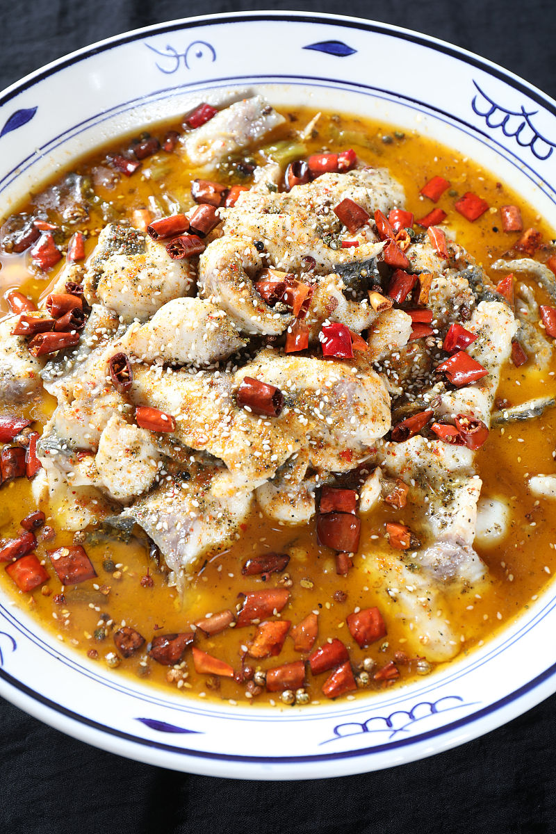 麻婆豆腐、剁椒鱼头，这家餐厅的辣菜让人欲罢不能！