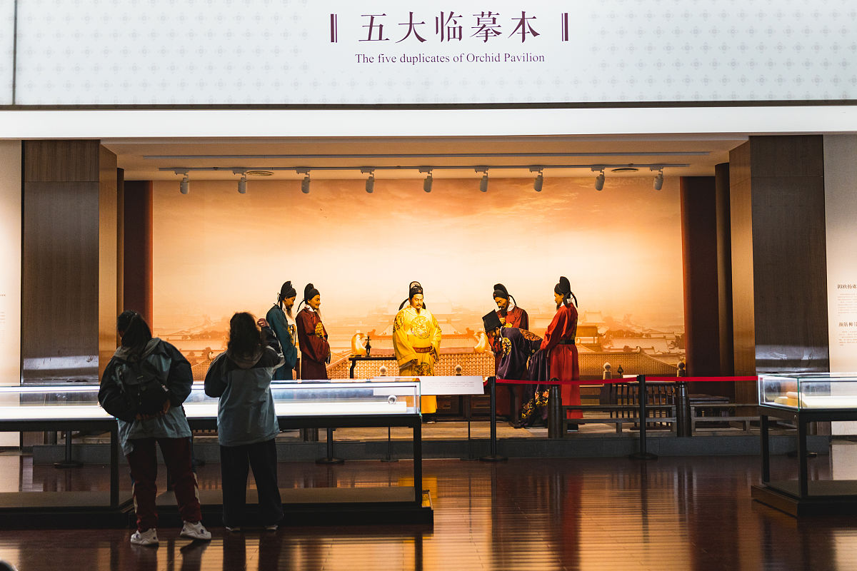 2019年3月31日,2019浙江绍兴兰亭书法节前夕,众多游人前来景区观赏.