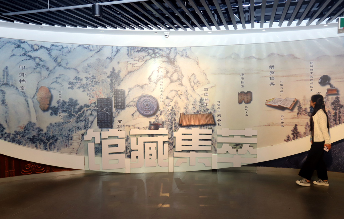 将下面的话换一种说法：想把博物馆打造成一种古今融合推陈出新的一个场所让博物馆能够褪去沉重的枷锁使得博物馆不仅仅能够传播知识而且还能够兼具多种人群的需求。成为一种兼具传播知识休闲打卡的场所。