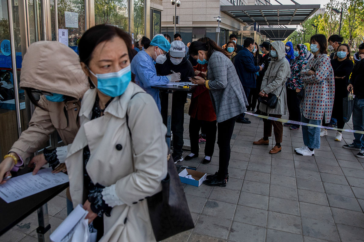 成都希望职业学校家长赠爱心口罩，共同防疫