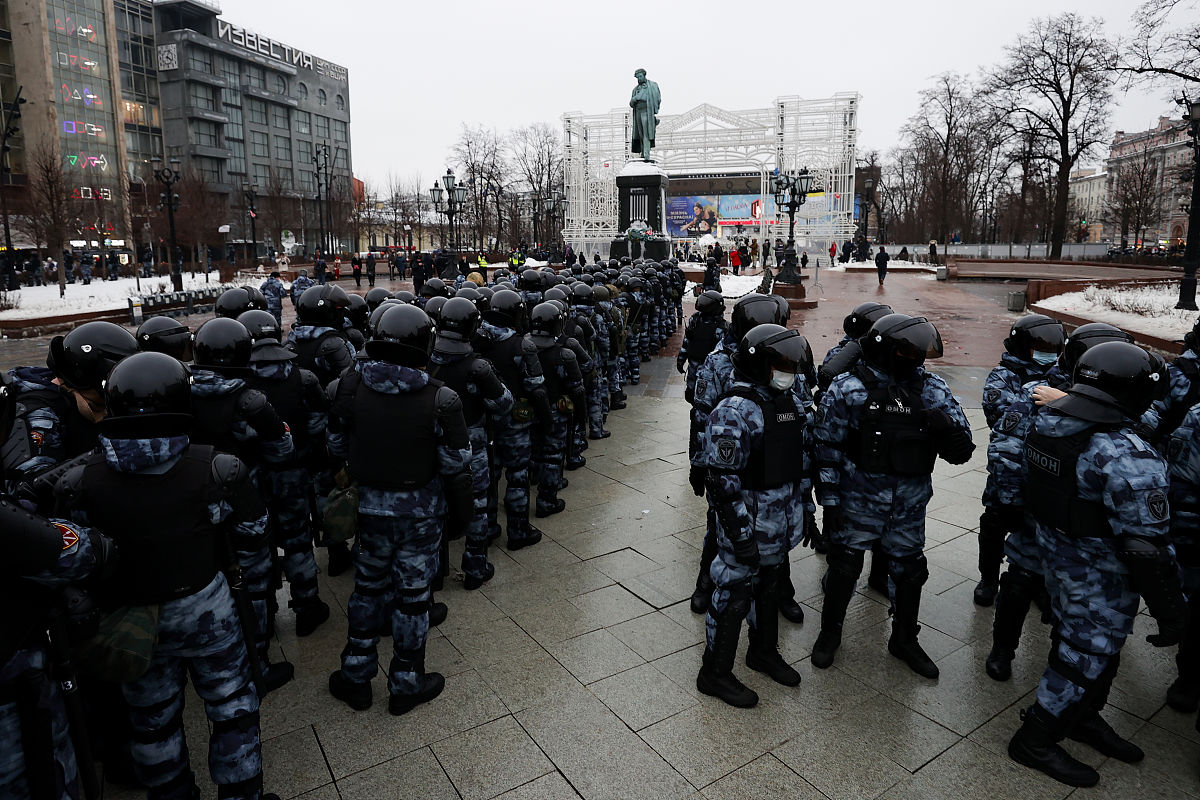 请给我一个餐厅标准的标语