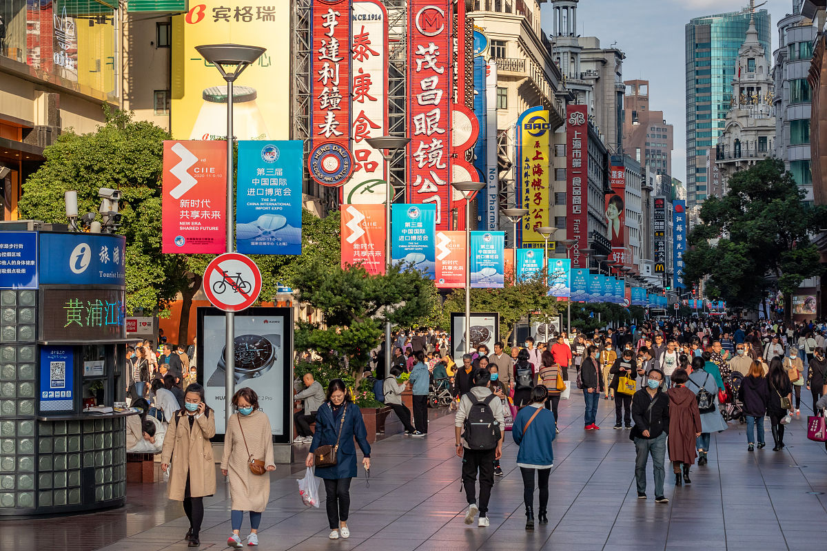 关于上海市南京路的一篇游玩体验文章字数800字