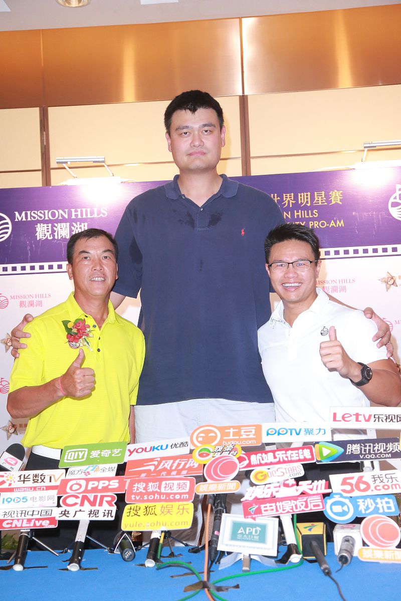 姚明的父亲是谁？