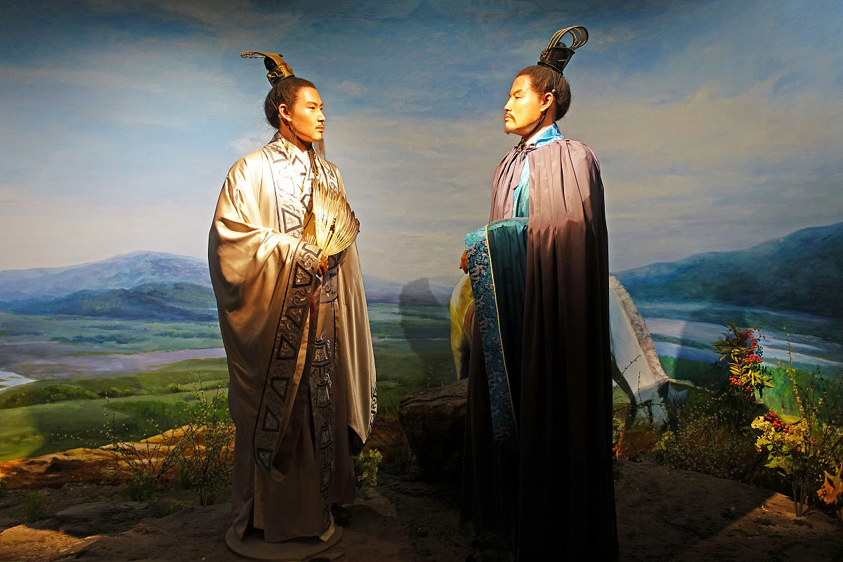 帮我把这段话改成文言文形式赵高：陛下诸位大臣各位仔细看这就是我说的绝世好马。 秦二世：朕虽然年幼可是马和鹿还是分得出来的这明明是一头鹿吗。 赵高：陛下语气委婉您是不是太累了眼花。 文大人：赵高你大胆陛下乃是天子耳聪目远超常人你胆敢污蔑圣聪这是欺君犯上。 赵高：文大人您干吗如此激动大家闲话家常你又何必那么认真。我且试试何如？ 赵高：诸位大臣各位同僚大家说说这到底是鹿还是马议论议论。 秦二世：对诸位爱