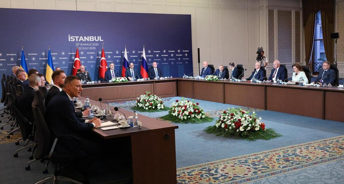 俄乌冲突的结局是双方通过和平谈判解决冲突并达成合理的协议的原因。2000字