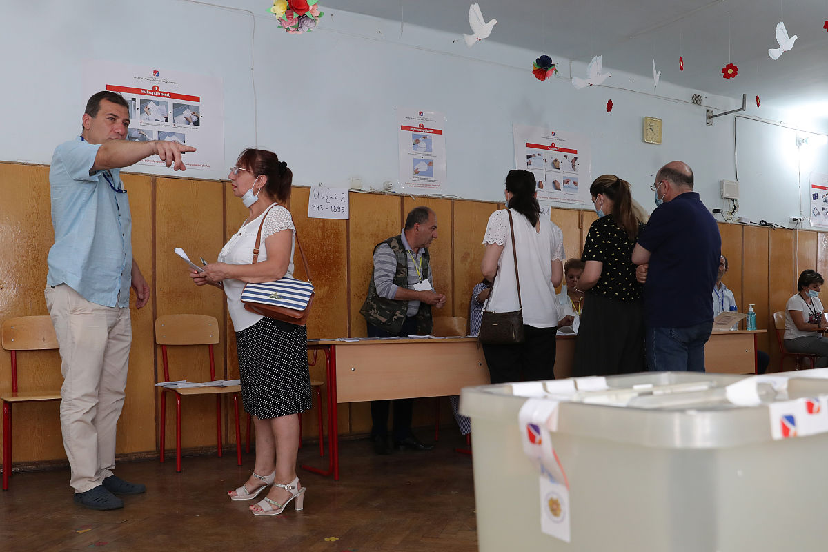 研究团队的反思：参与者选择、角色定位和实地调研准备