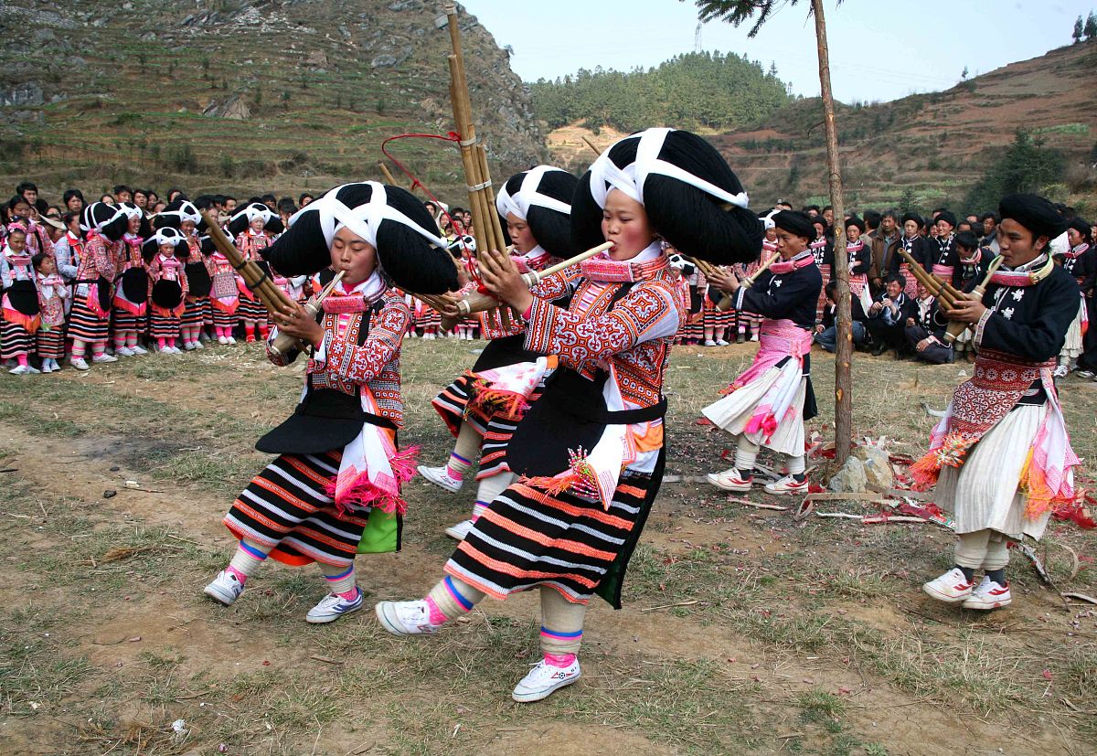 2007年2月27日,跳花坡是梭戛苗族最为隆重历史最为悠久的传统节日,跳