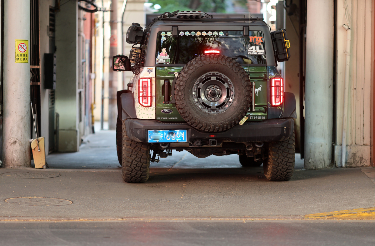 Jeep Wrangler 各代重量及尺寸 - 详细数据对比