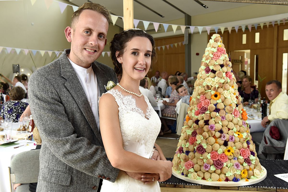 1 打开GT-Designer3软件并创建一个新的项目2 在项目中添加需要控制的设备和元件3 编写程序代码并将其下载到PLC中