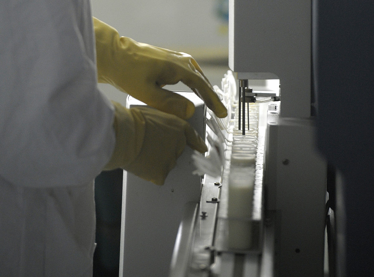 我想围绕rotary slitter blades的安全性写一篇文章你可以给我一个简单的纲要吗