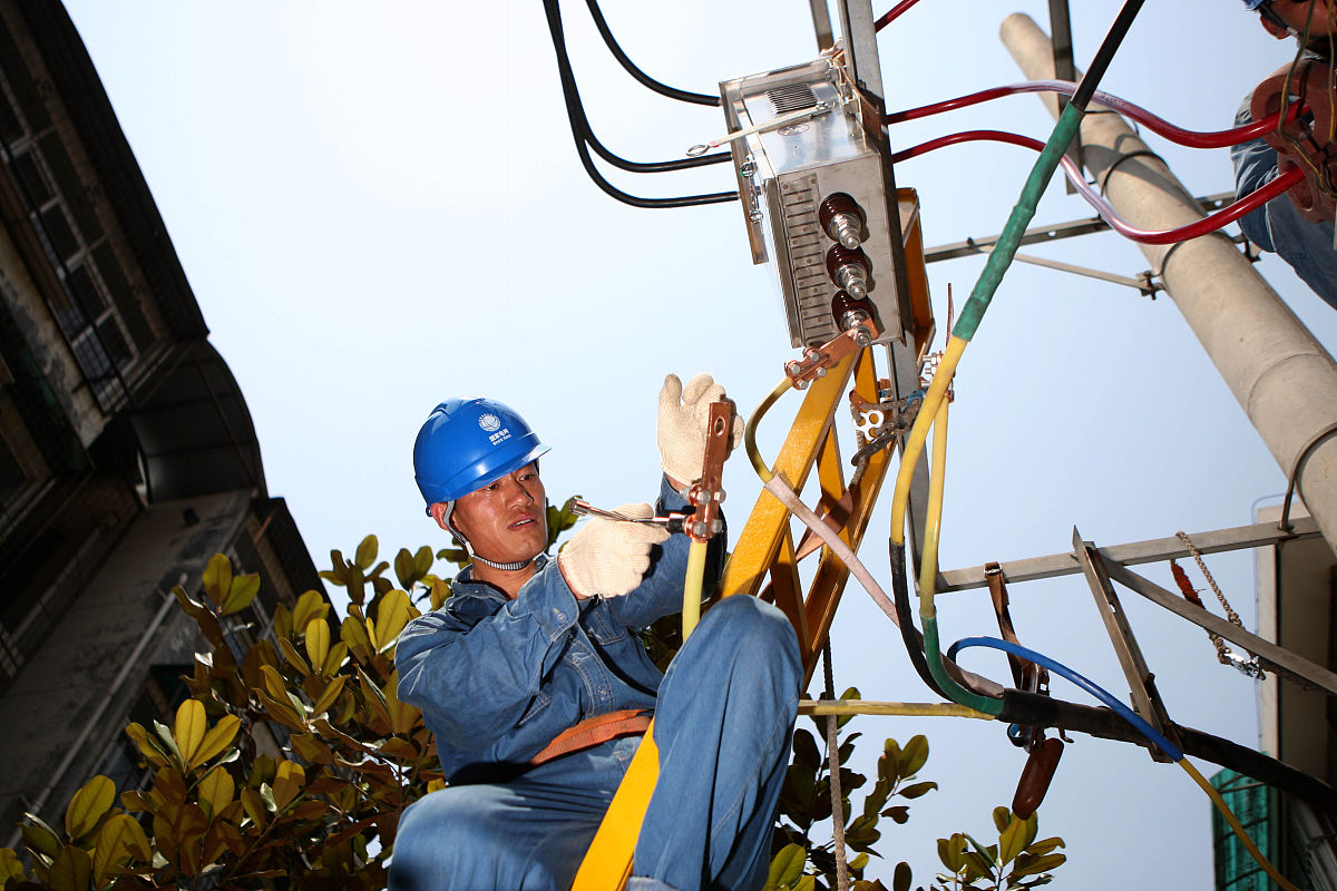 如何使用分压公式计算电阻值？