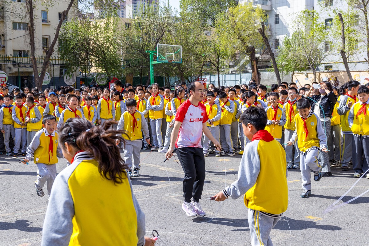2026年4月16日,新疆乌鲁木齐市第十四小学,世界跳绳和
