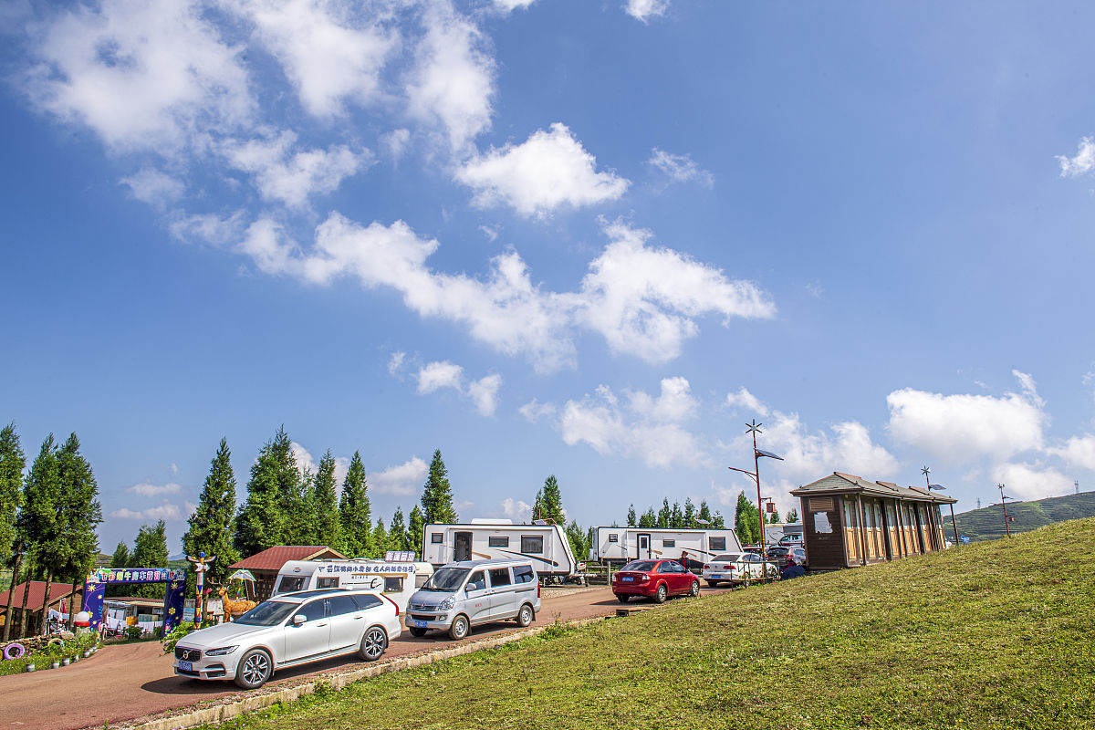 六盘水适合男生的铁路学校专业推荐 - 2020年热门专业指南