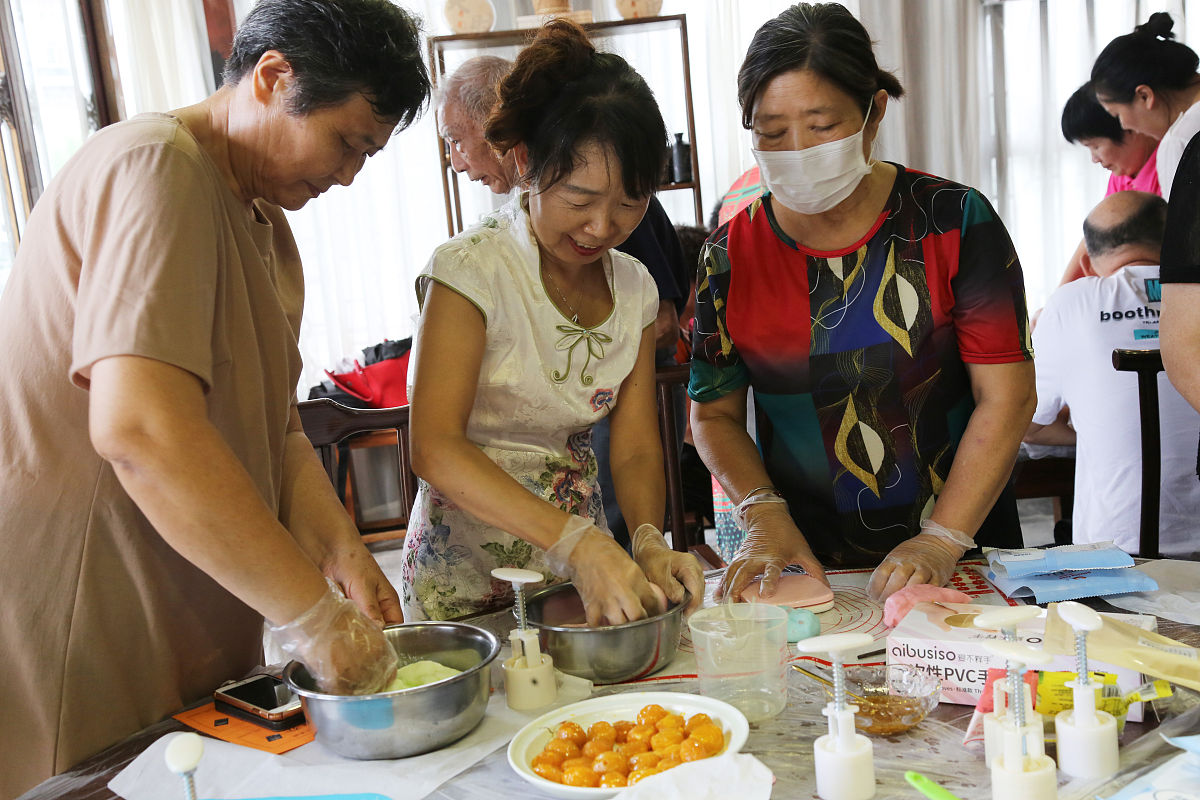 女生我们食堂阿姨手艺还是可以怎么回复回答加拓展。