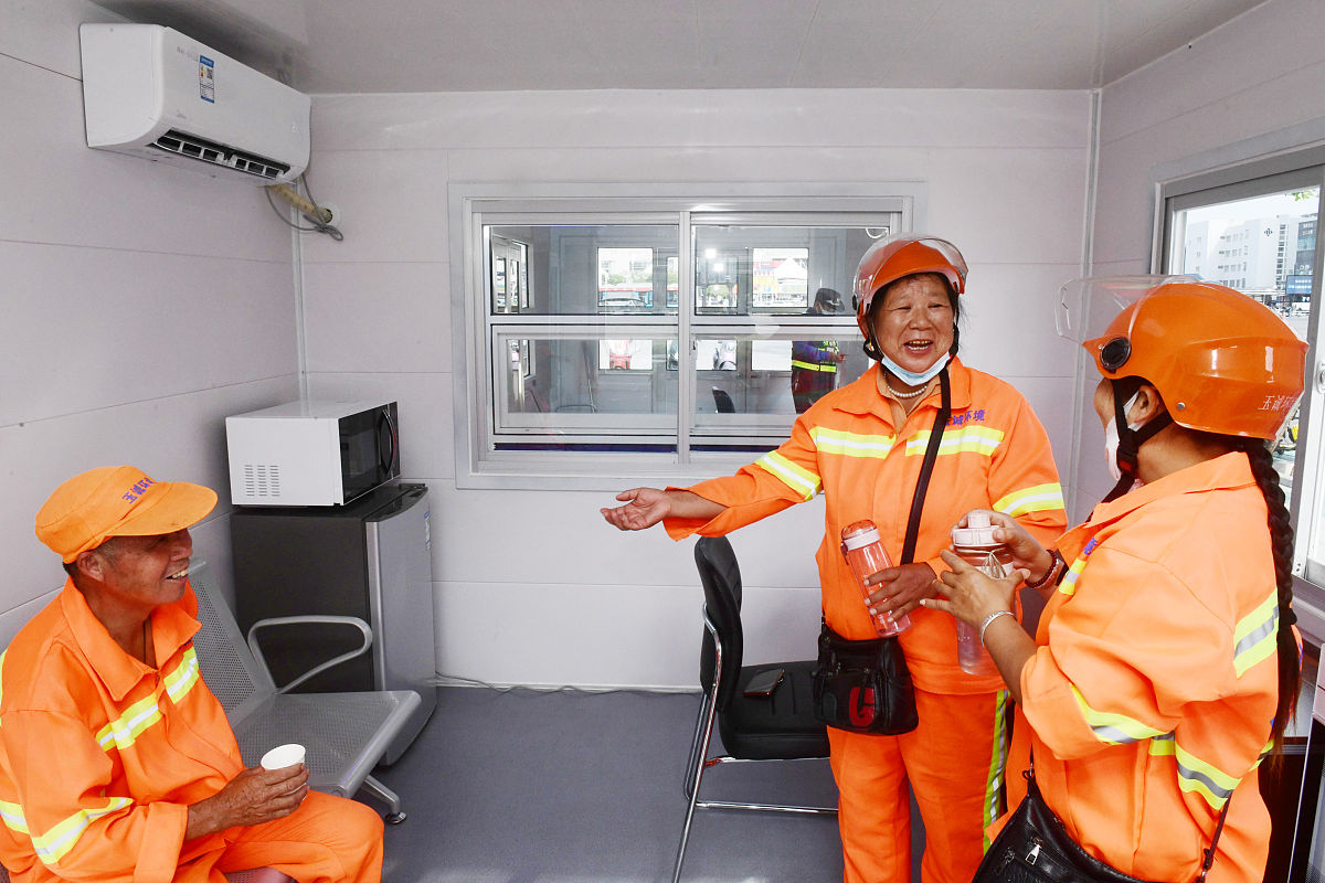 写一份加强环卫工作作业质量的专项工作方案主要写人员培训和管理、监督检查两方面3000字