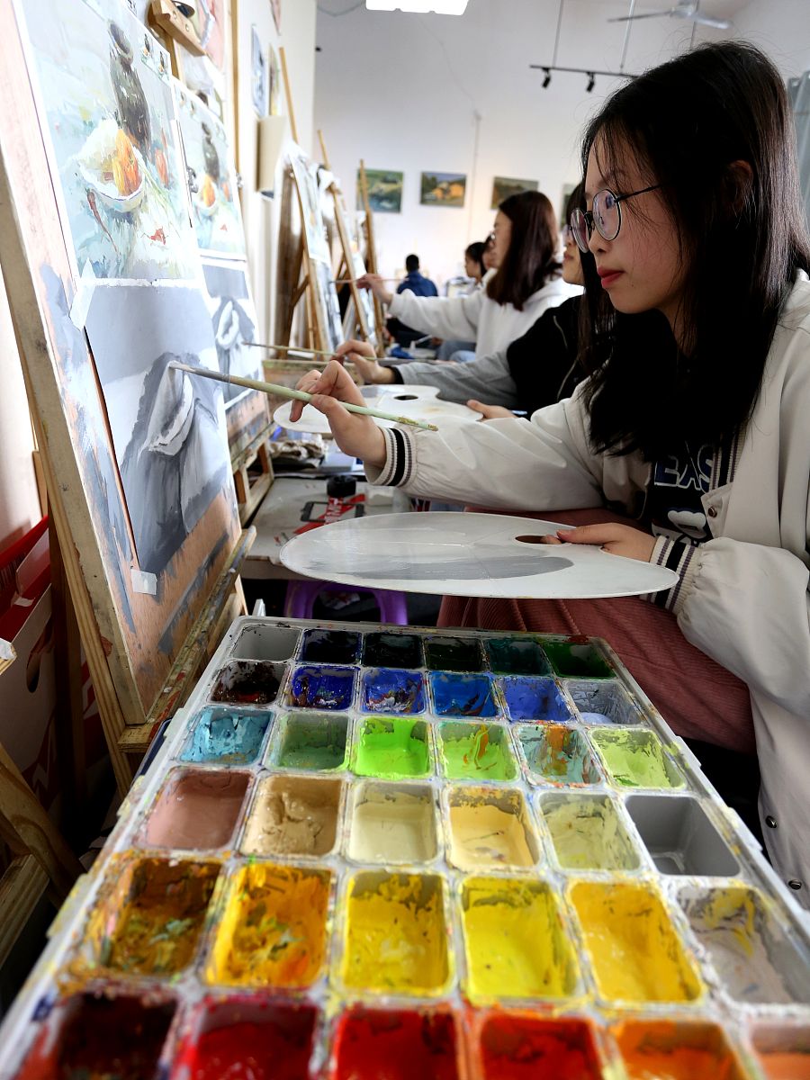 唐河县中等职业学校2023年招生电话怎么样