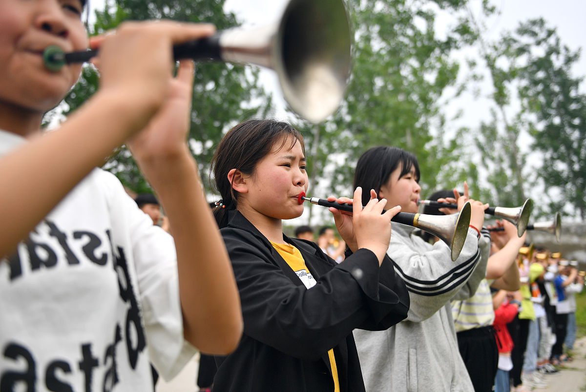 学吹唢呐最快的方法帮我用200字详细描述