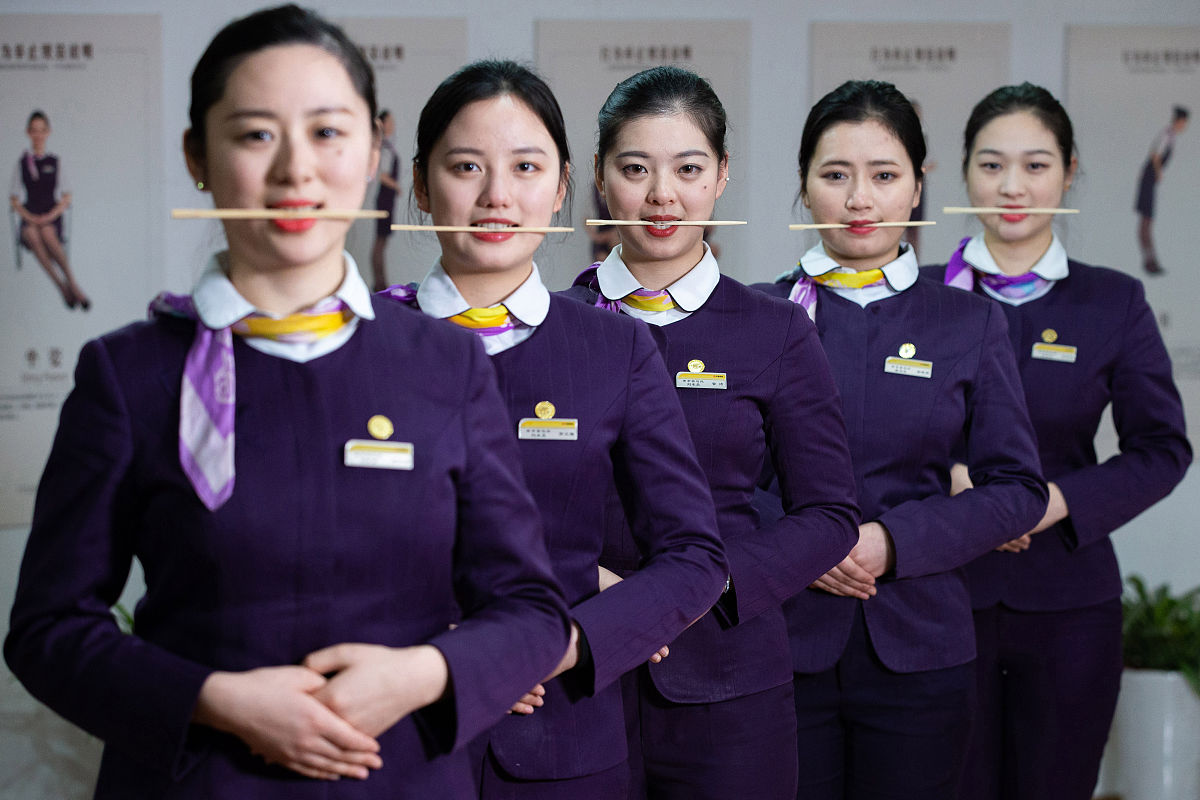 云南空乘学校昆明华西航空学校包就业吗昆明重点高铁学校