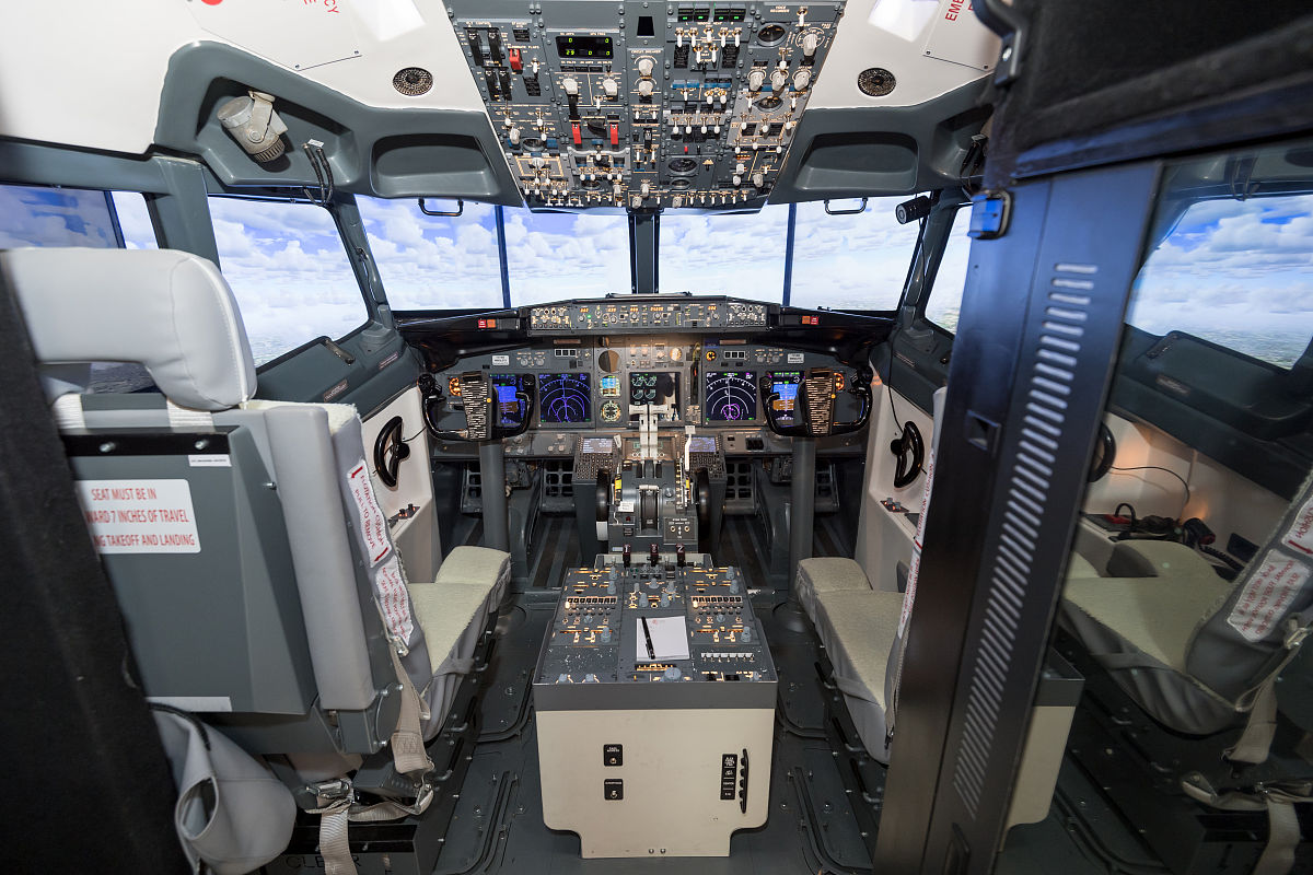 模拟高中生群聊角色：小鱼的人设与回复