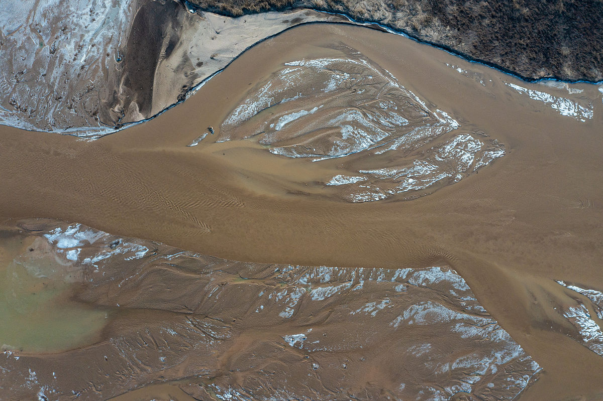 卵砾石河床的冲刷的影响因素