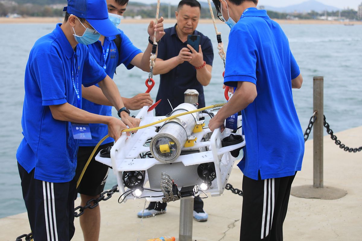 水上救援机器人 帮我起个新的名字