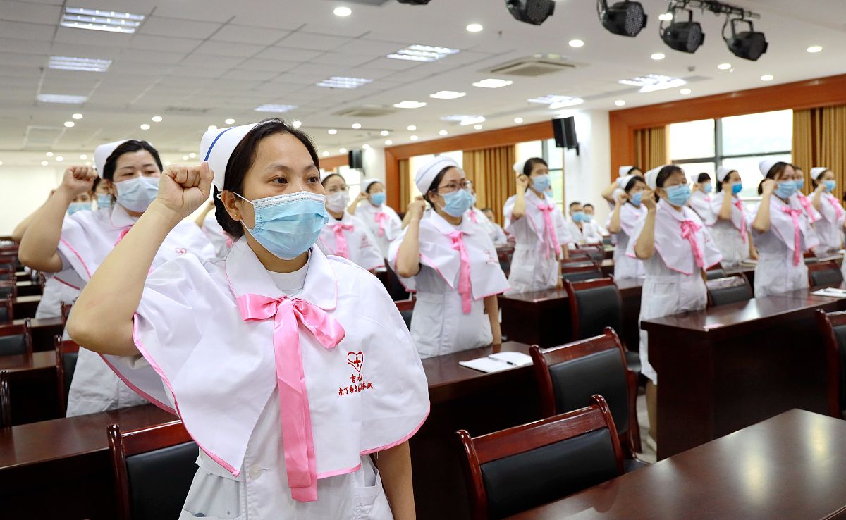 浙江2022年女生适合卫校吗