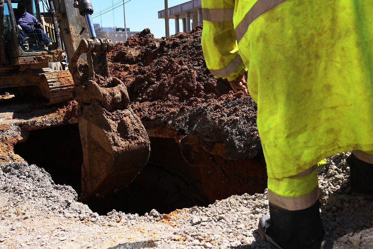 一个整数它加上-100-后是一个完全平方数再加上-168-又是一个完全平方数