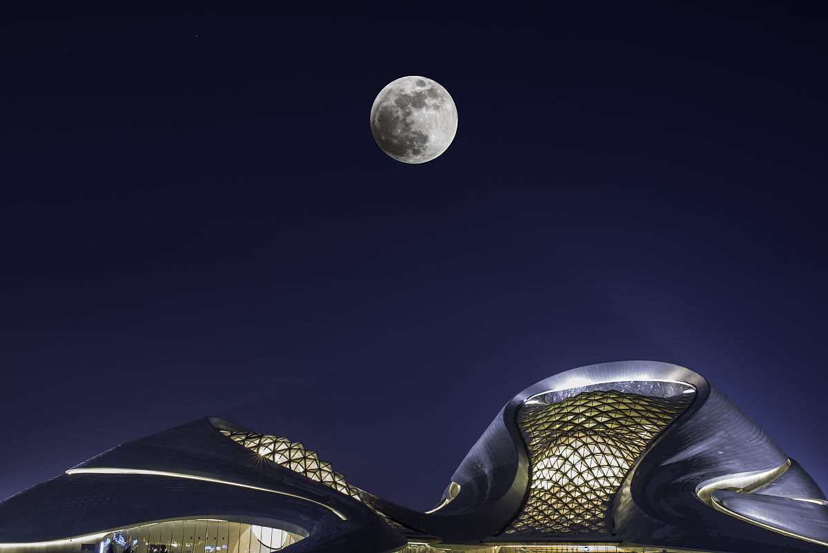 月全食几百年发生一次