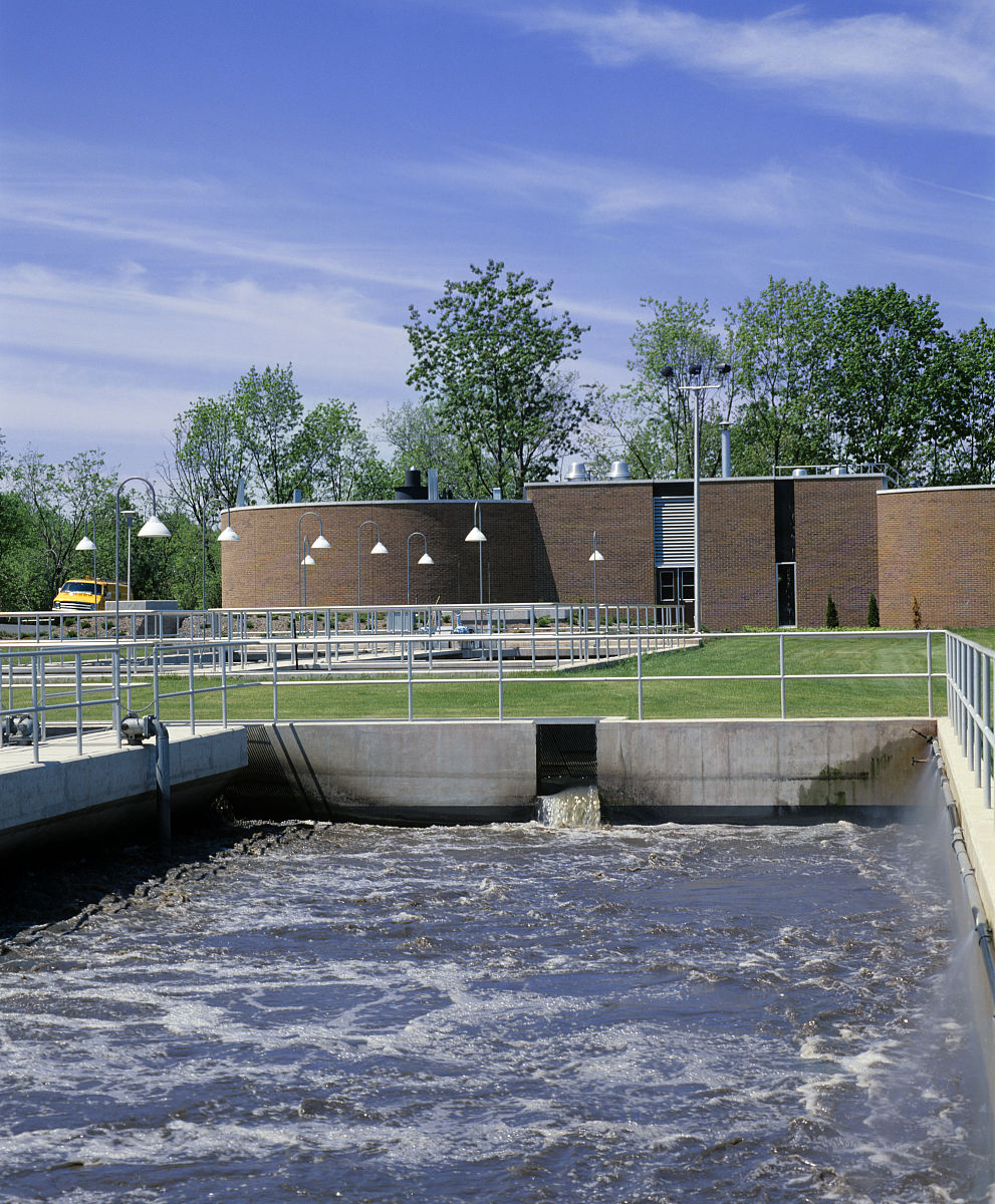 Chinese Law Prohibits Discharge of Domestic Sewage from Stationary Vessels