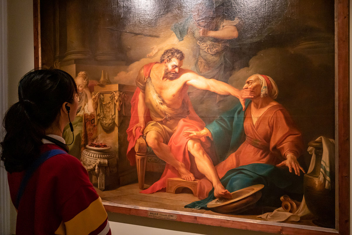 斐多中苏格拉底平静甚至满足的面对死亡是因为他认为生命的价值在于满足灵魂的高贵而非肉体的庸俗追求而且他认为肉体死后灵魂依然存续。依此可选以下三题之一做ppt展示1你们认为追求高尚的心灵灵魂与肉体的享乐取向是否冲突？给我一些论语中的相关论据