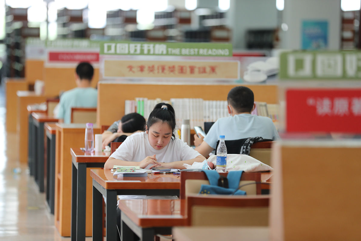 重庆的初中生该读普高好还是职校好？