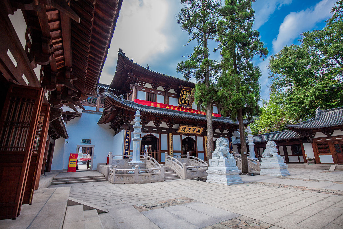 2020年8月23日,处暑过后的杭州余杭径山禅寺.