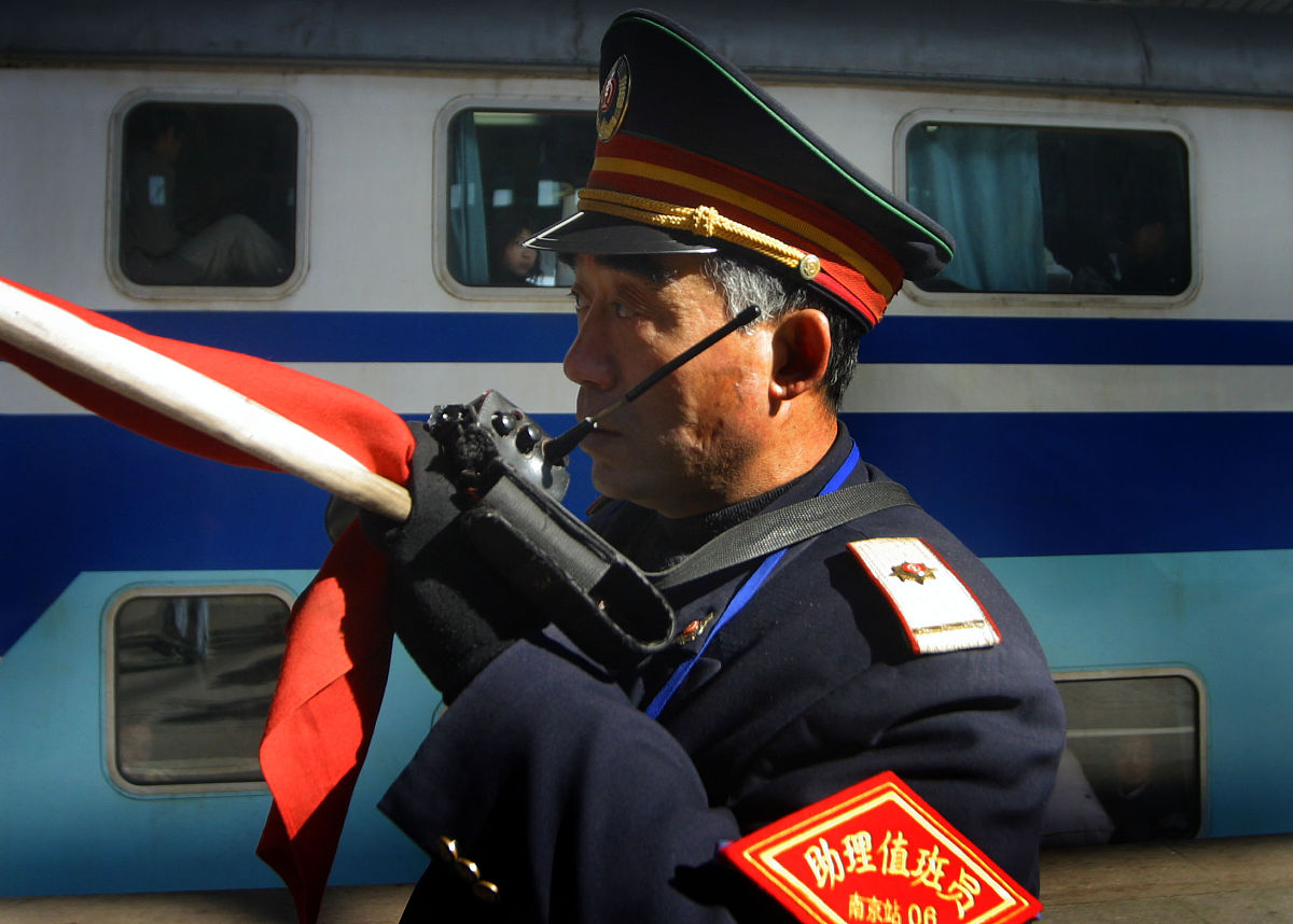 我现在去台湾探亲能办理吗我老公婆婆都在台湾但是我没有台湾身份老公在中国和我办理的结婚