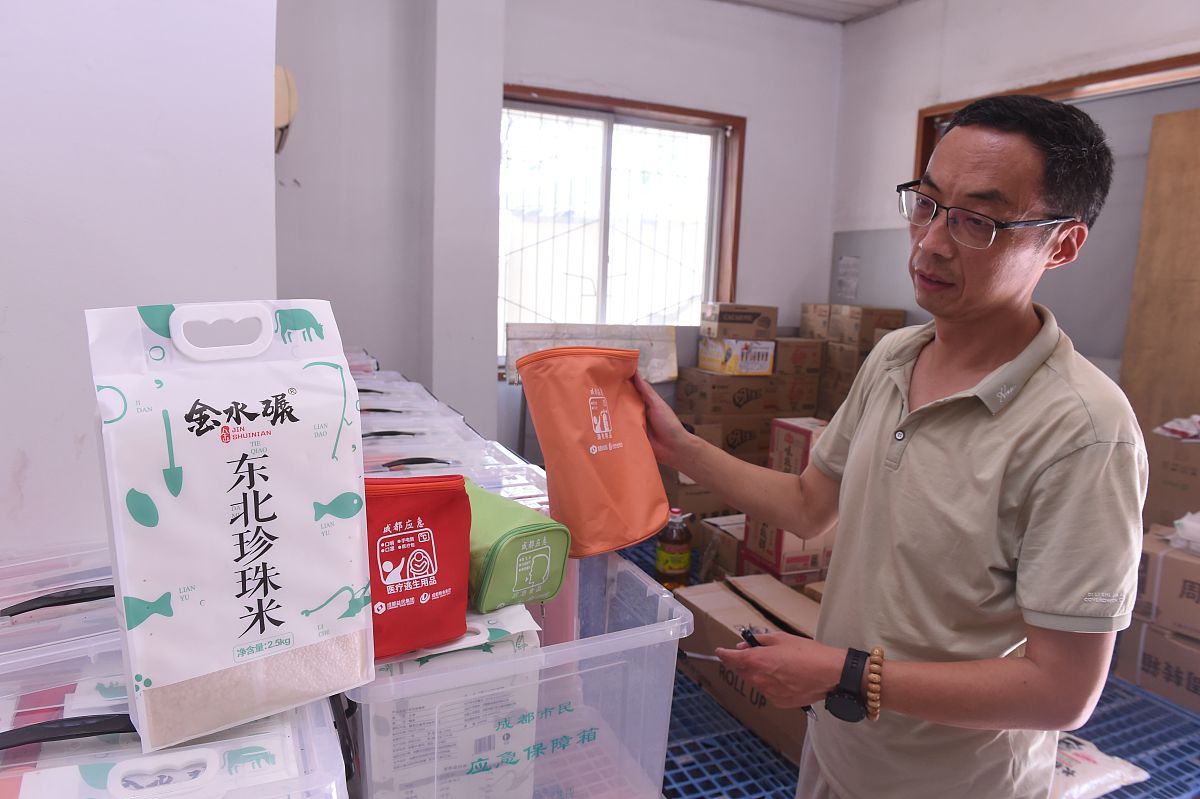 成都希望卫校药剂专业招生简章：学医之路，从药剂开始