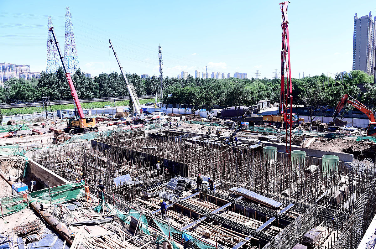 写一篇关于苏州区域地下连续墙施工技术的论文