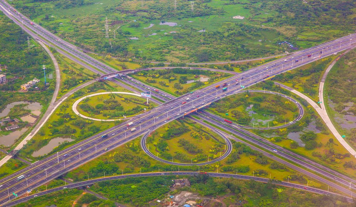 海口周边的发展现状与对策研究的基础理论用到什么来要加强交通基础设施建设