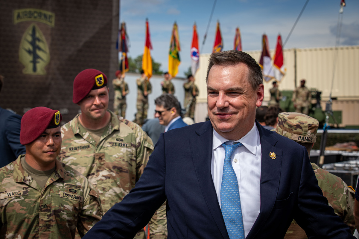 一年前俄罗斯军队被驱逐出乌克兰的布查。但本应是胜利的时刻很快就变成了恐惧和难以置信的时刻。在今天的 Bucha 峰会上领导人齐聚一堂纪念这一天