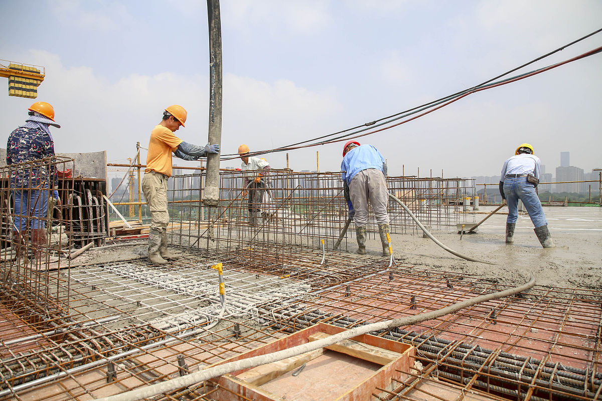 用中文论述土木建筑中混凝土结构施工中混凝土浇筑技术应用策略论述中不能抄袭他人观点和概念不少于1000字。